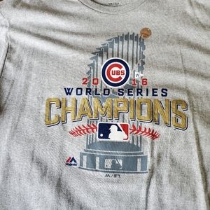 Long sleeve 2 xl Cubs world series